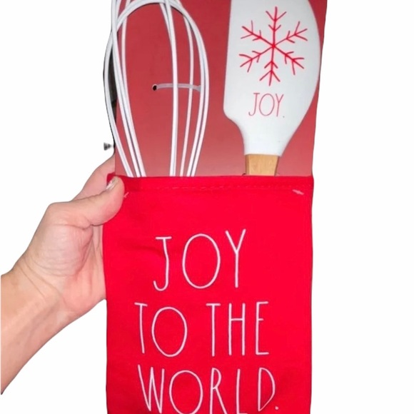 NEW Rae Dunn Holiday kitchen mitt/spatula/whisk 3 pc set “Joy to the world” - Picture 5 of 5